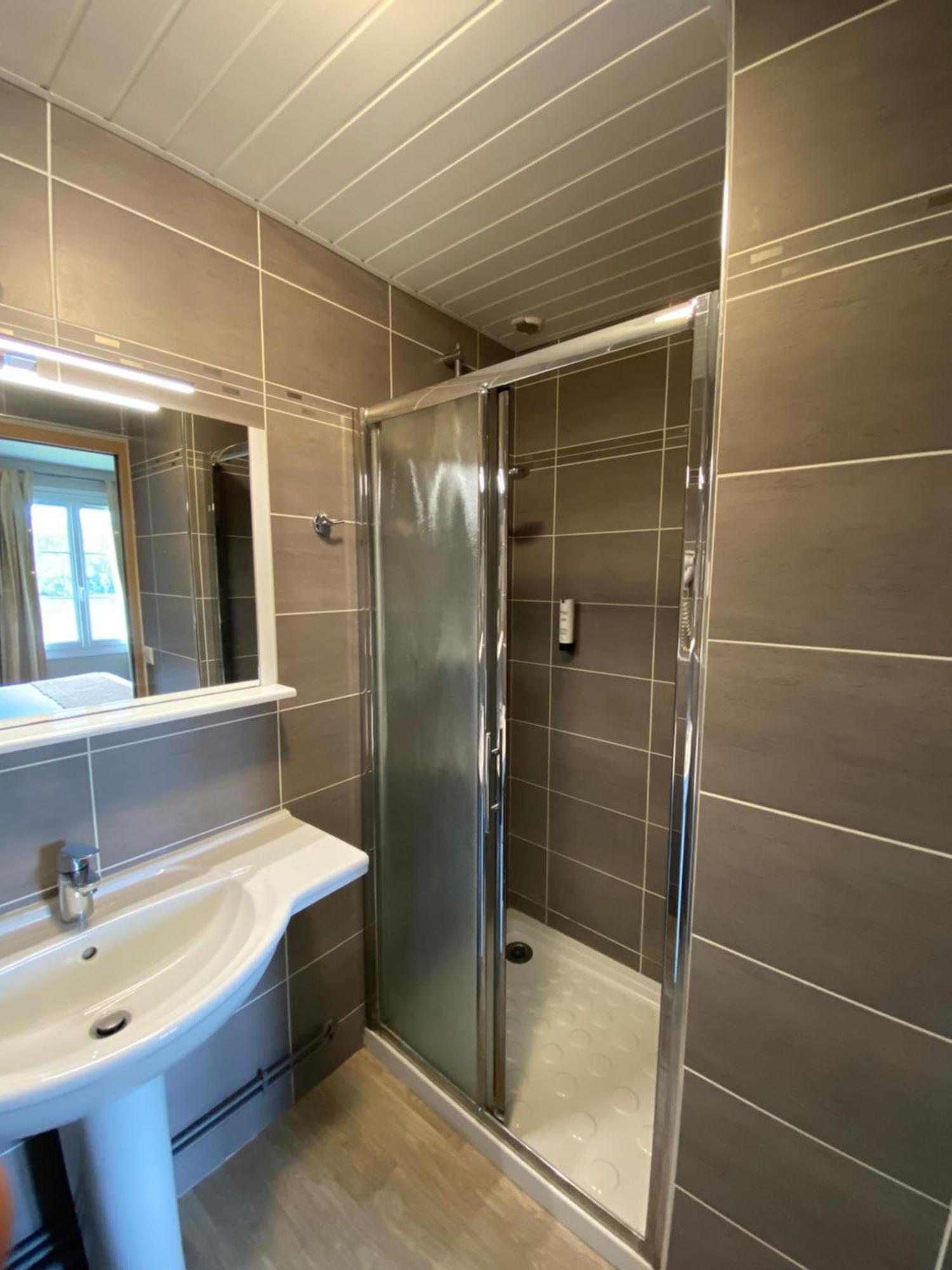 Hostellerie De Pavillon Saint-Hubert Gouvieux Bagian luar foto