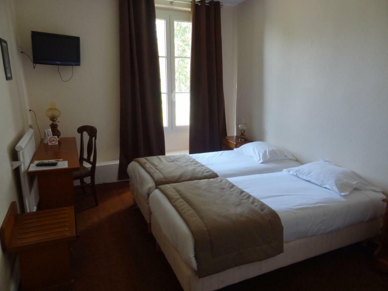 Hostellerie De Pavillon Saint-Hubert Gouvieux Bagian luar foto